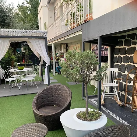 Les 3 Cigales Bed & Breakfast